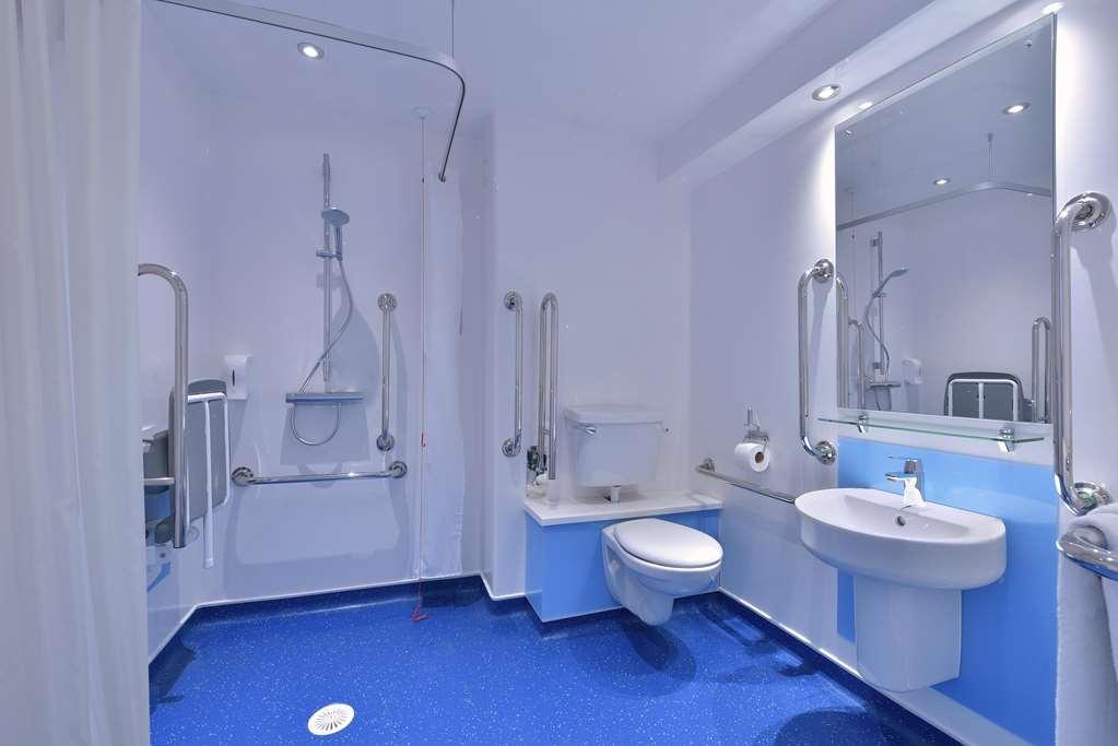 Travelodge Кайрфилли Номер фото