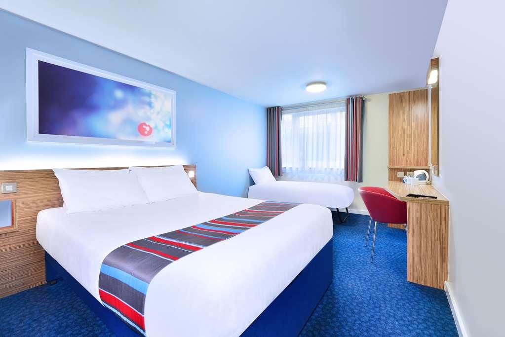 Travelodge Кайрфилли Номер фото