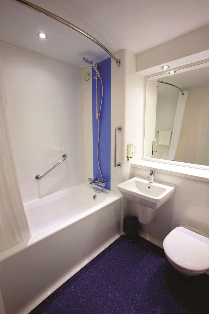 Travelodge Кайрфилли Номер фото